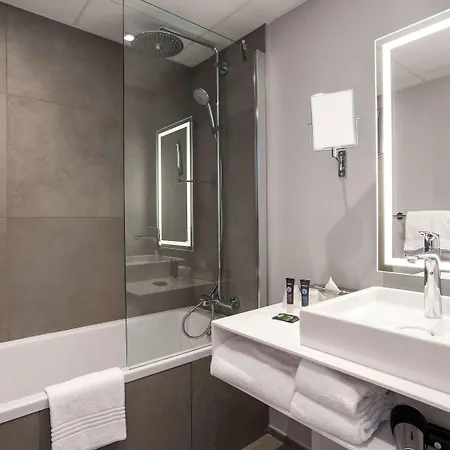 호텔 Novotel Centre 4*