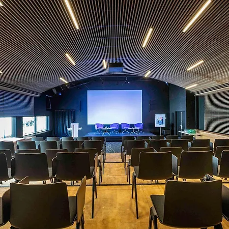 Отель Novotel Centre Анси